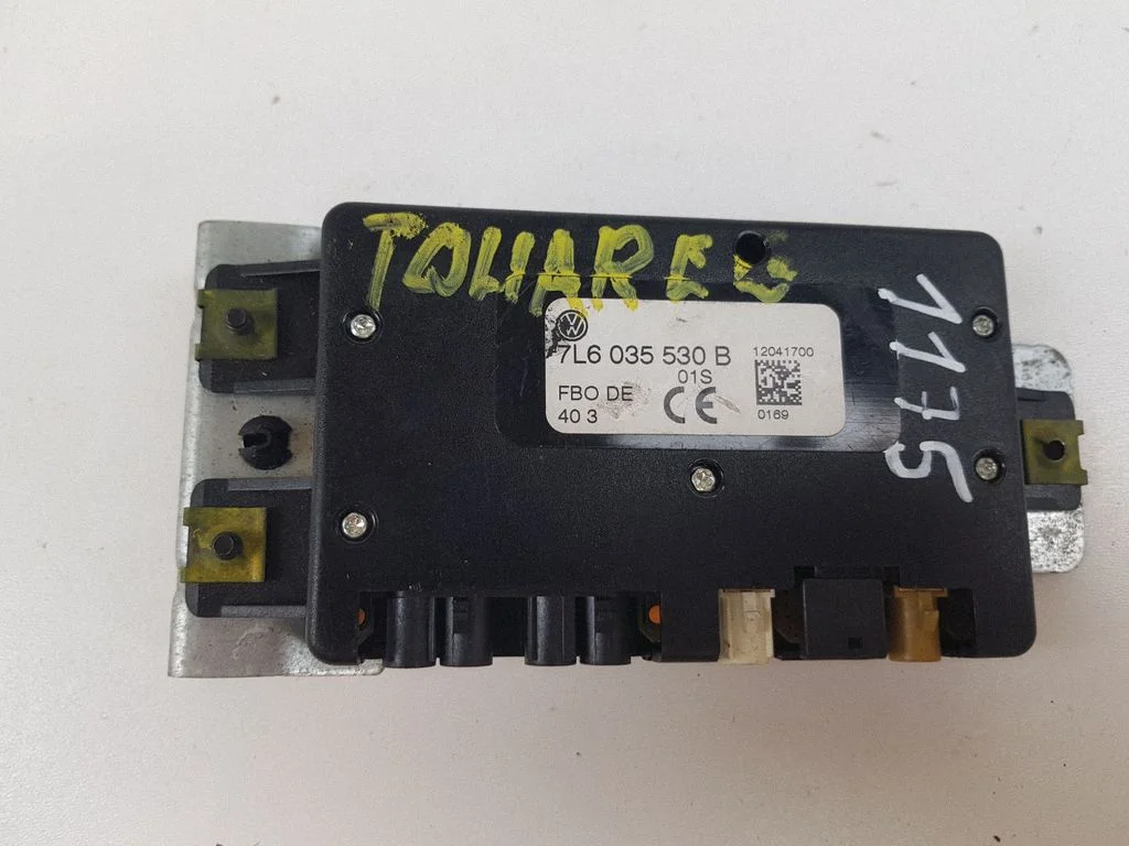Aerial antenna amplifier – Volkswagen Touareg I (2002-2010)