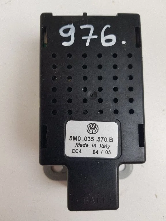 Aerial antenna amplifier – Volkswagen Golf Plus (2005-2013)
