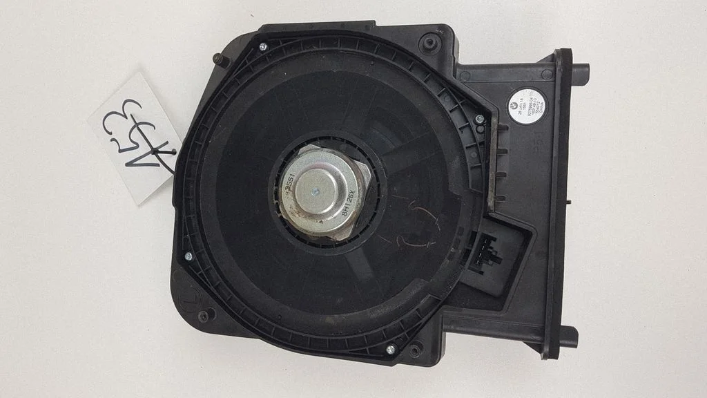 Subwoofer 927599504 – Audi A8 S8 D3 4E (2002-2009)