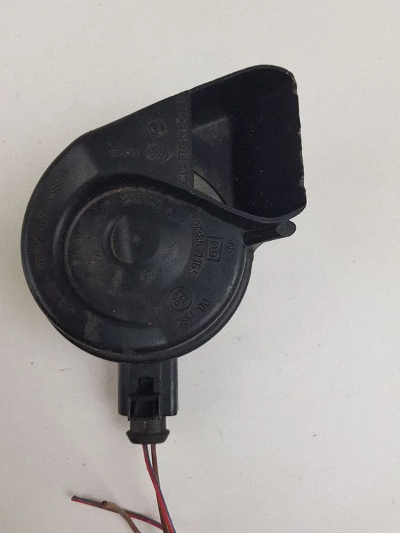 Signaalpasun 8T0951221 – Audi Q5 SQ5 8R (2008-2017)