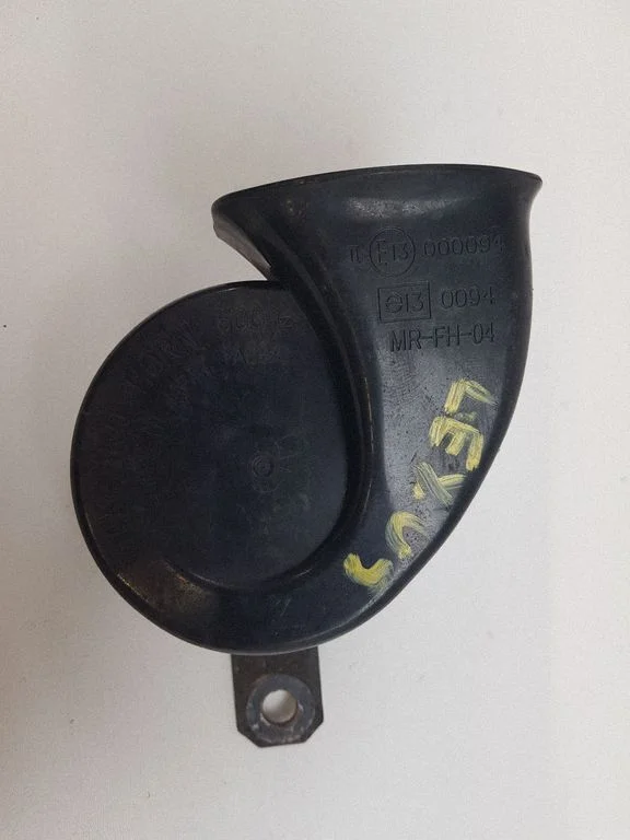 Horn signal E13000094 – Lexus GS 300 350 430 450H (2005-2012)
