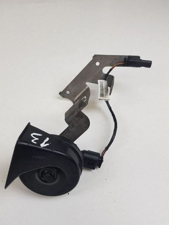 Horn signal E30055306