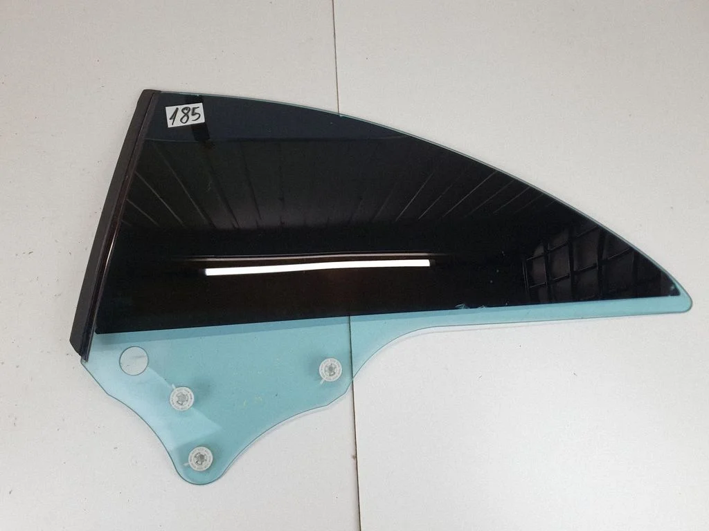 Rear side window 43R001026