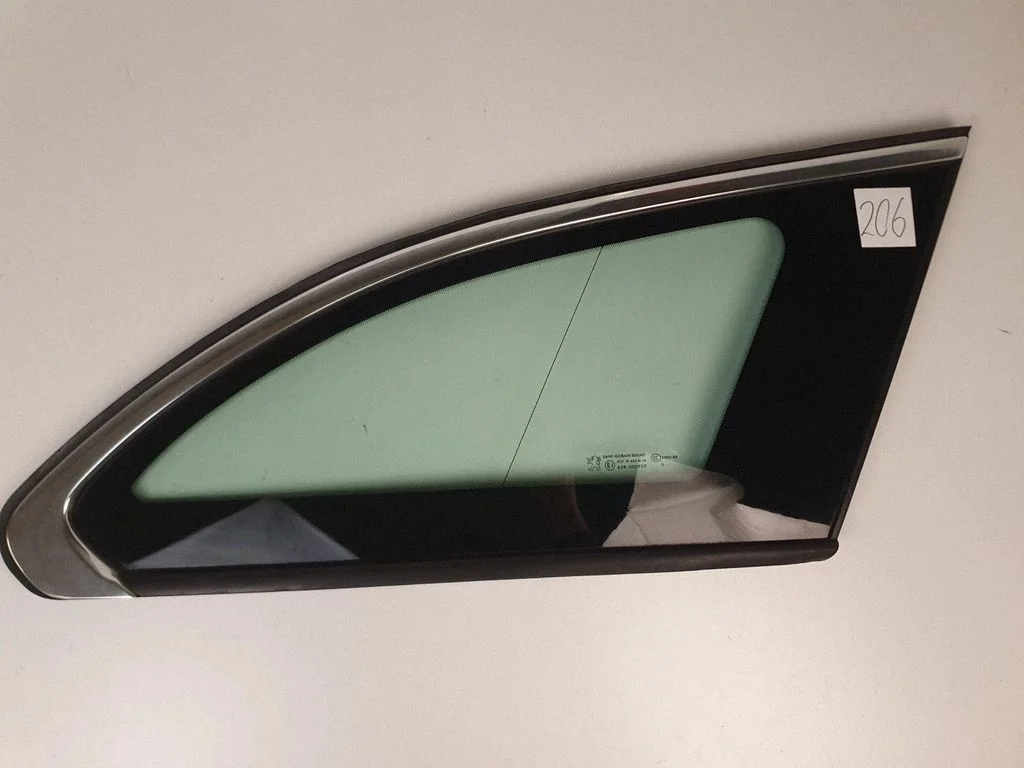 Rear side window 43R000929