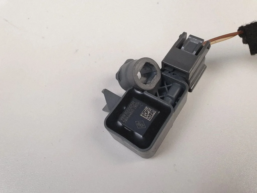 Airbag deployment crash/impact sensor 988300005R