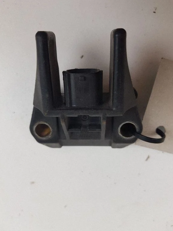 Airbag deployment crash/impact sensor – Toyota RAV 4 (XA20) (2000-2005)