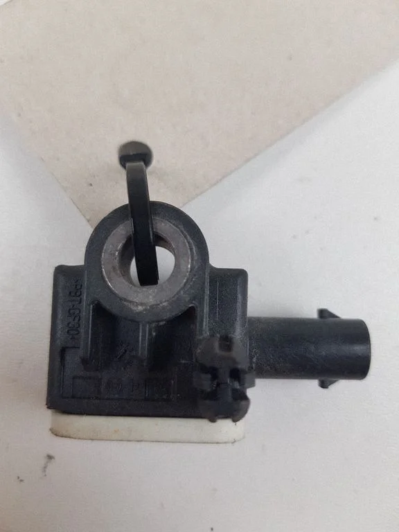 Drošības spilvenu trieciena sensors A1668210151