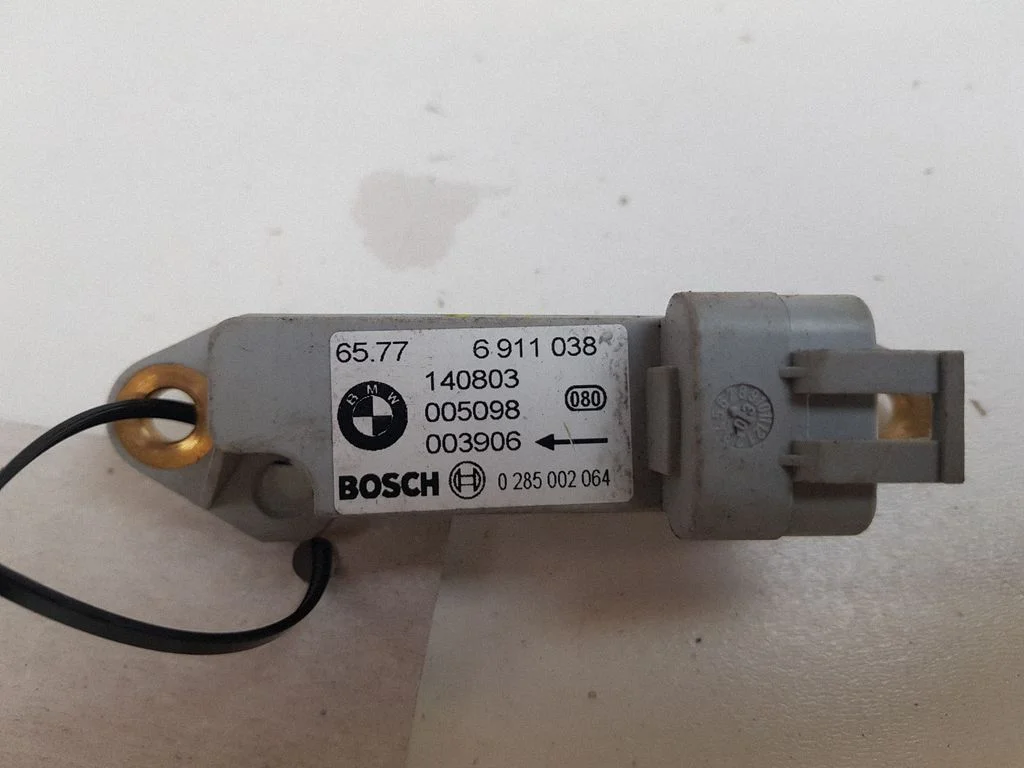 Airbag deployment crash/impact sensor 6911038