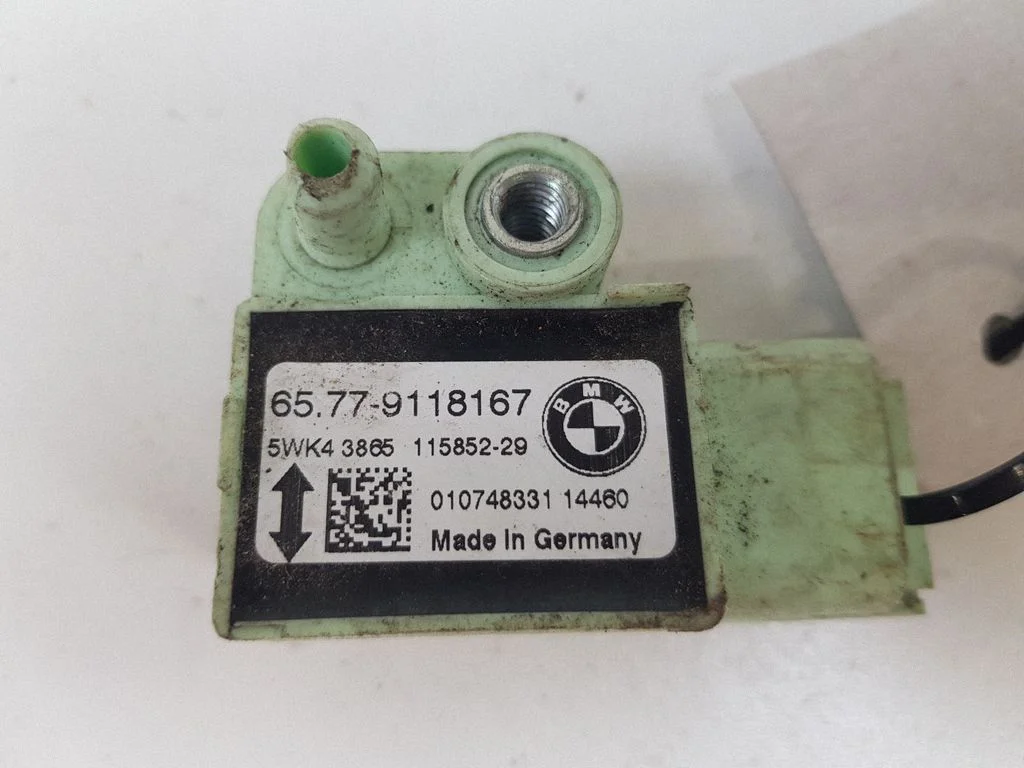 Czujnik zderzeniowy poduszek powietrznych – BMW Seria 5 E60 E61 (2004-2010)
