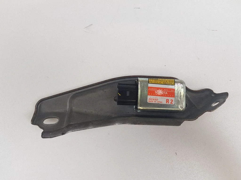 Airbag deployment crash/impact sensor 8983330020 – Lexus GS 300 350 430 450H (2005-2012)