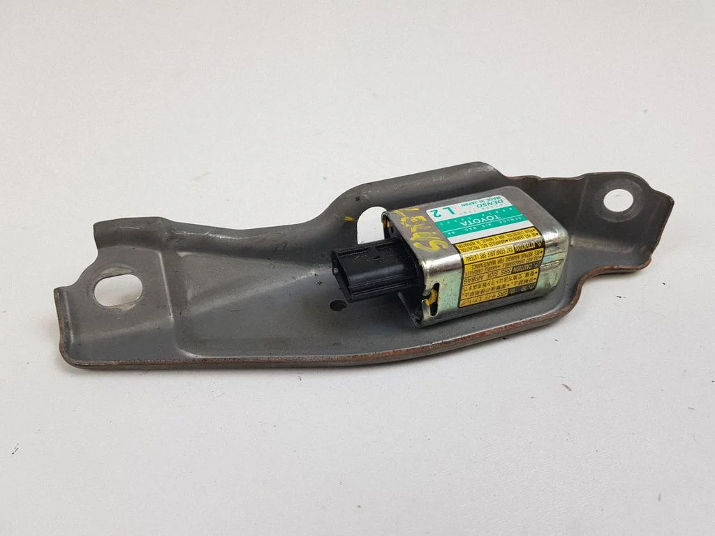 Airbag deployment crash/impact sensor 8983430020 – Lexus GS 300 350 430 450H (2005-2012)