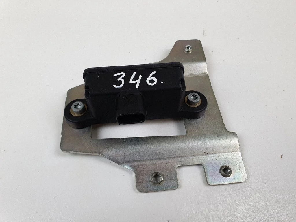 ESP (stabiilsussüsteemi) andur (pöördekiirusandur) – BMW 3-seeria E90 E91 (2005-2012)