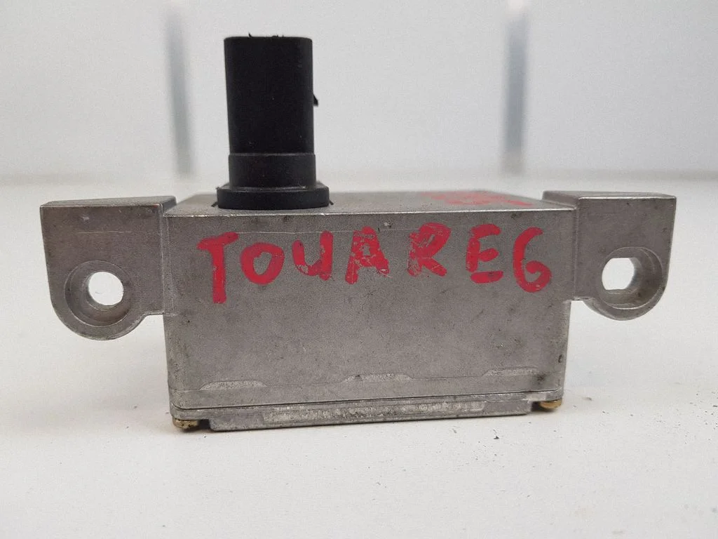 ESP acceleration yaw rate sensor – Volkswagen Touareg I (2002-2010)