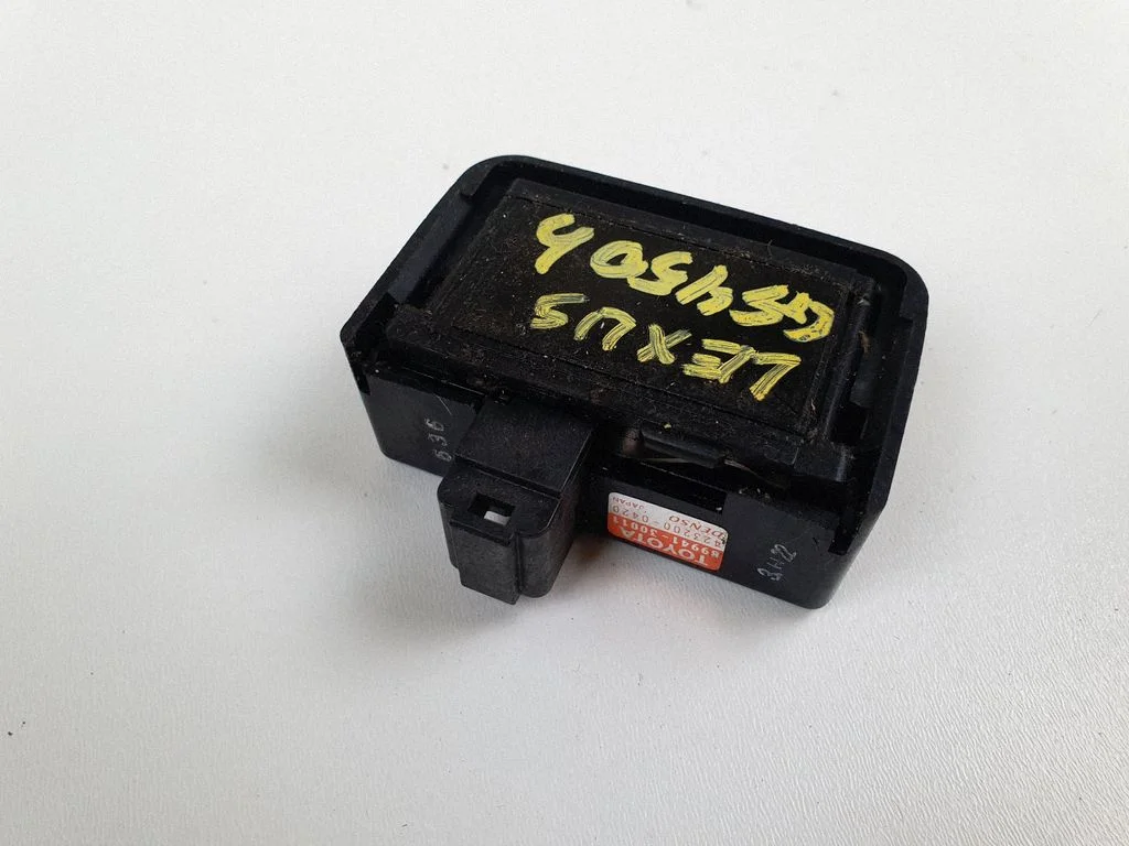 Vihmaandur 8994130011 – Lexus GS 300 350 430 450H (2005-2012)