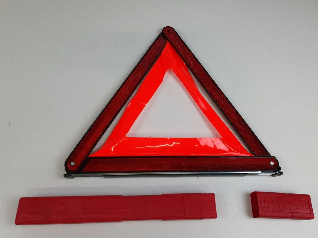 Emergency warning sign – Audi A3 S3 8P (2003-2012)