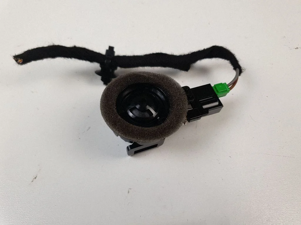 Front door high frequency speaker 31456836