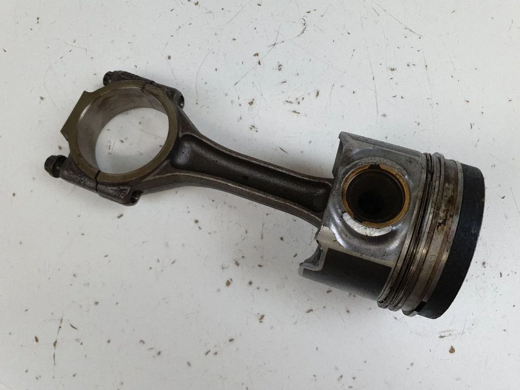 Piston with connecting rod – Volkswagen Touareg I (2002-2010)