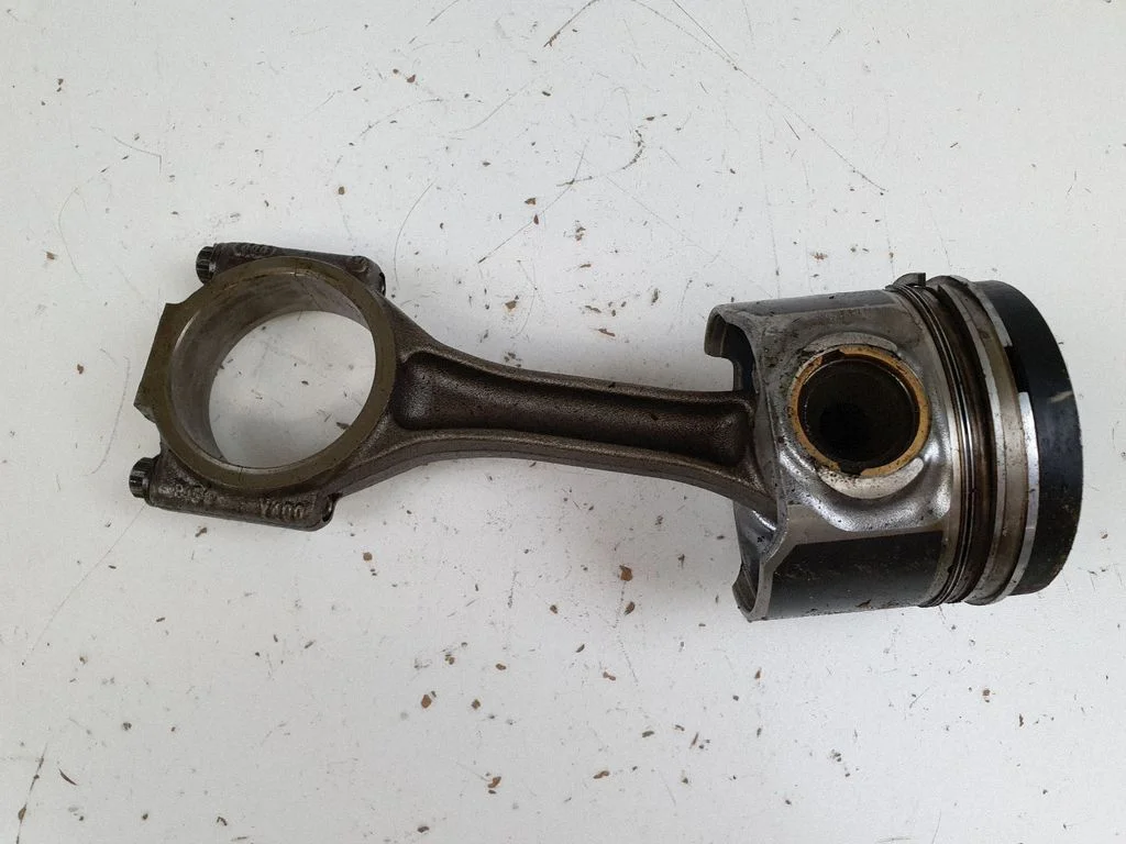 Piston with connecting rod – Volkswagen Touareg I (2002-2010)