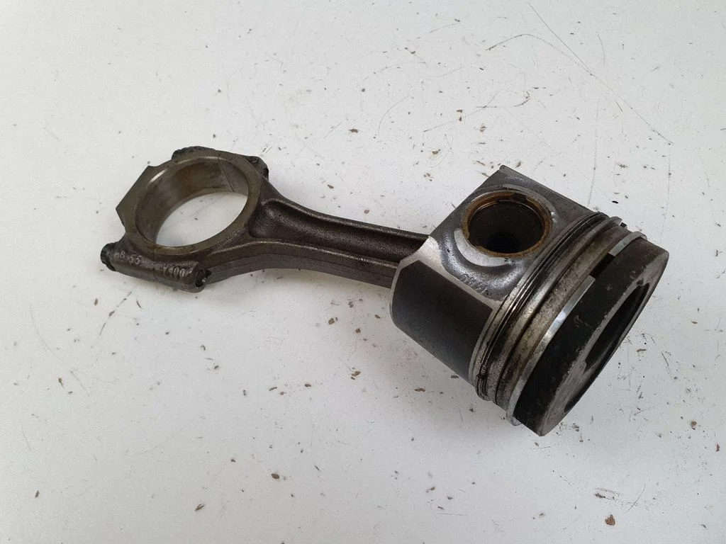 Piston with connecting rod – Volkswagen Touareg I (2002-2010)