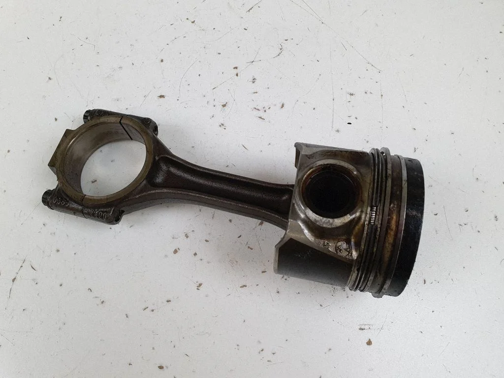 Piston with connecting rod – Volkswagen Touareg I (2002-2010)