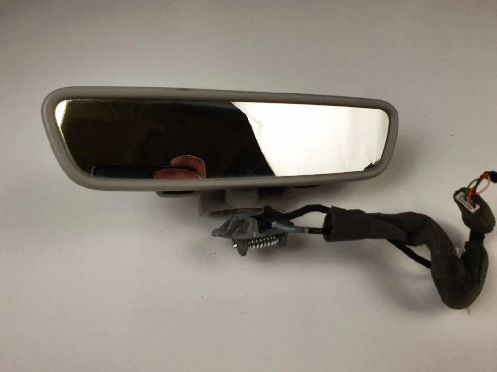 Rear view mirror (interior)
