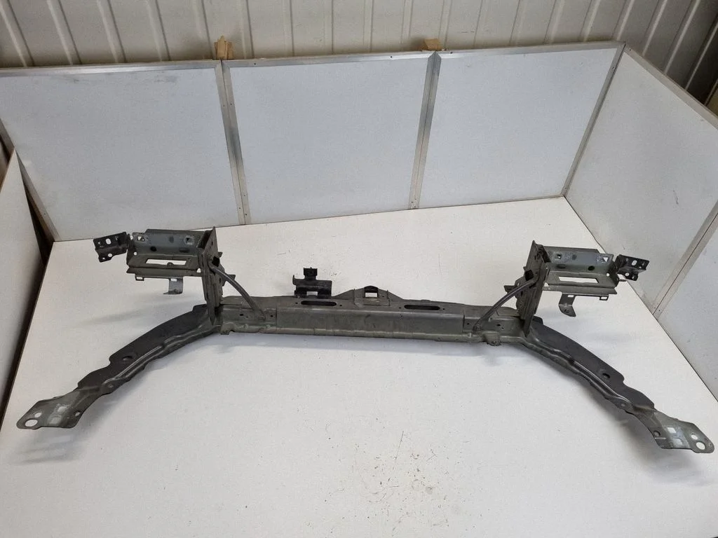 Radiatoru paneļa augšējā daļa BJ3216778AC