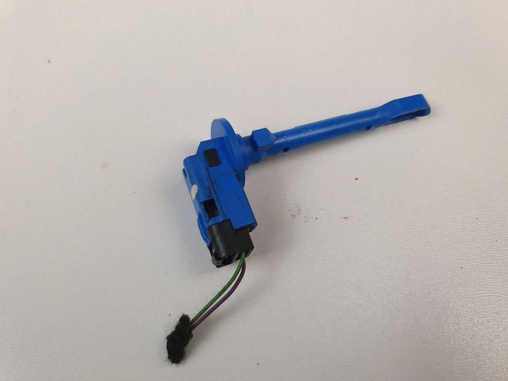 Interior temperature sensor 6G9119C734AA