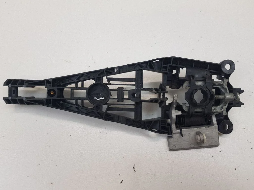 Rear door exterior handle/bracket – Opel Insignia A (2008-2017)