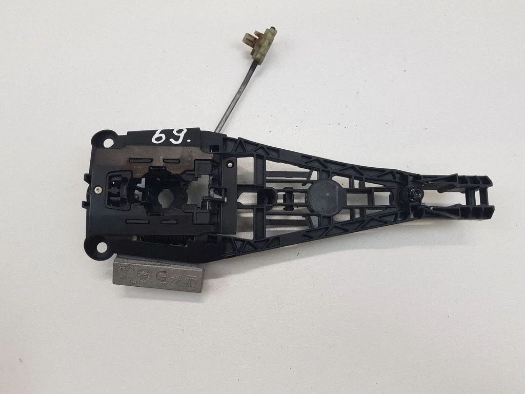 Rear door exterior handle/bracket – Opel Insignia A (2008-2017)