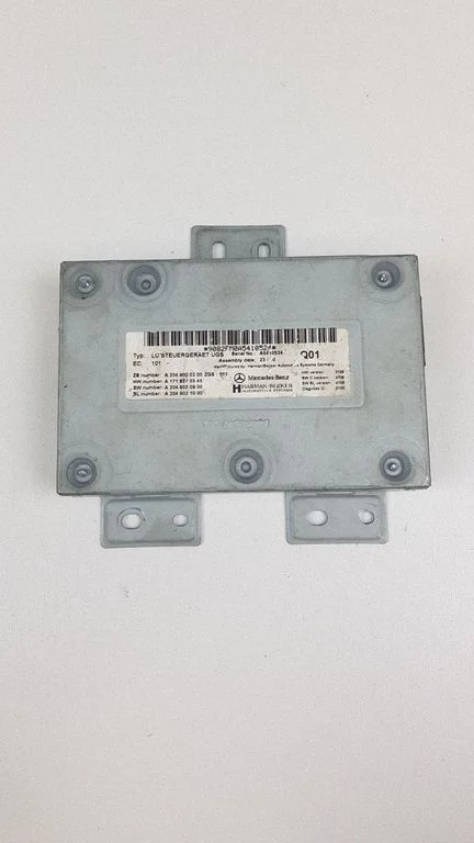 Head unit multimedia control A2049000300