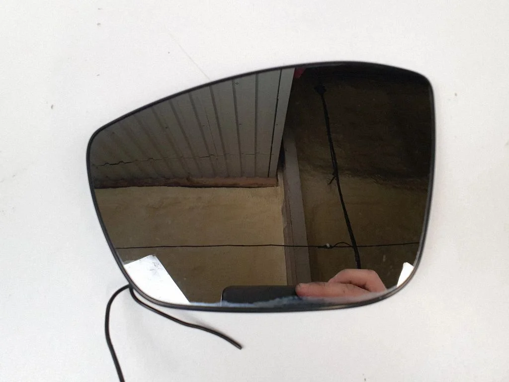 Wing mirror glass – front left