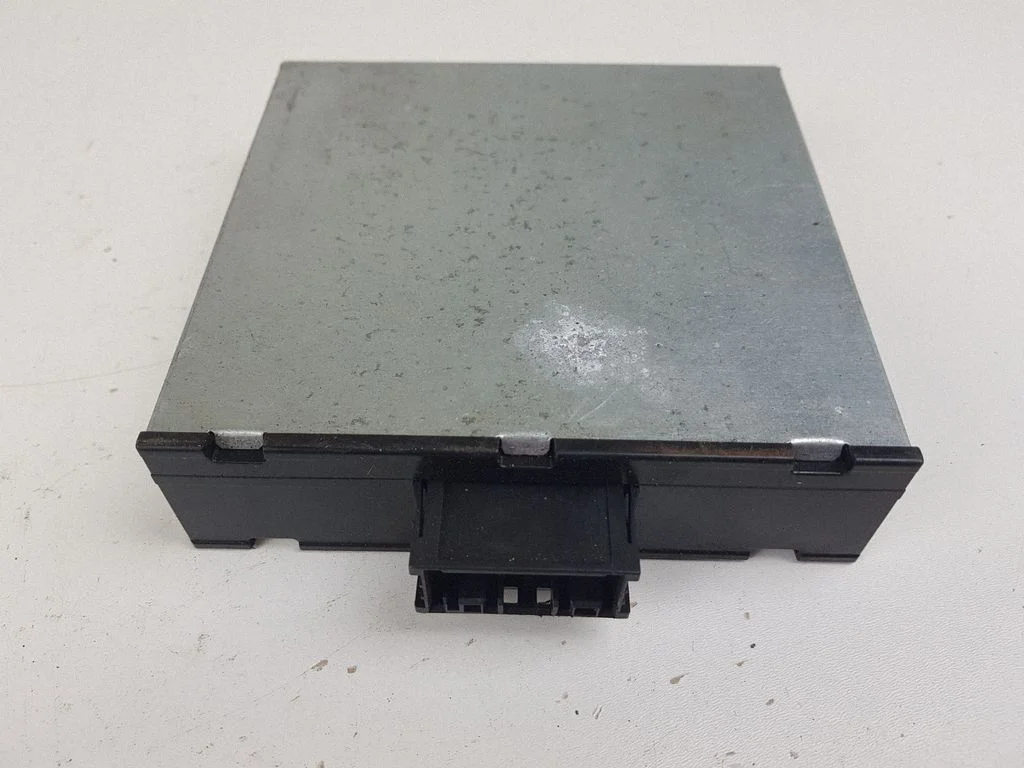Voltage converter inverter – BMW 3 Series E90 E91 (2005-2012)