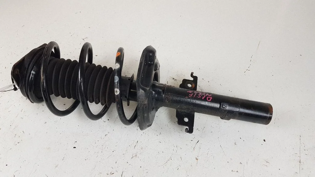 Eesmine amortisaator koos vedruga 543025368R – Renault Megane III (2009-2016)