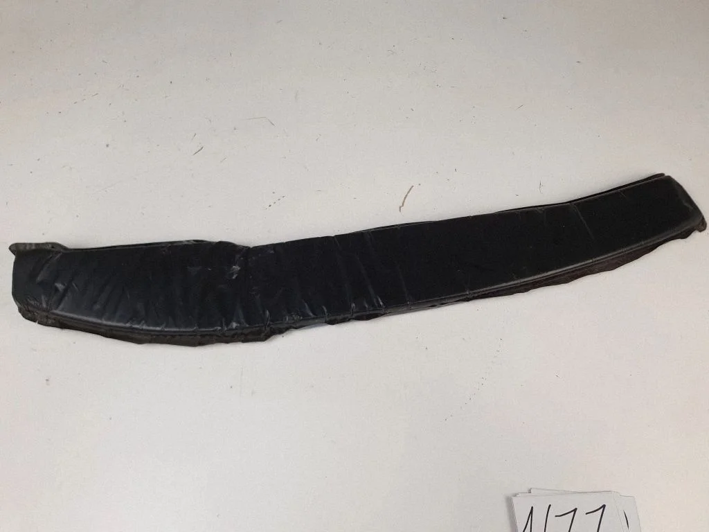 Fender end trim – front right