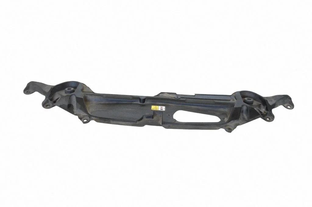 Radiator trim 8X238A303AD