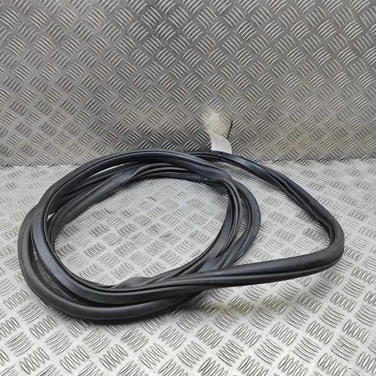 Rubber seal rear door 7T0843791D