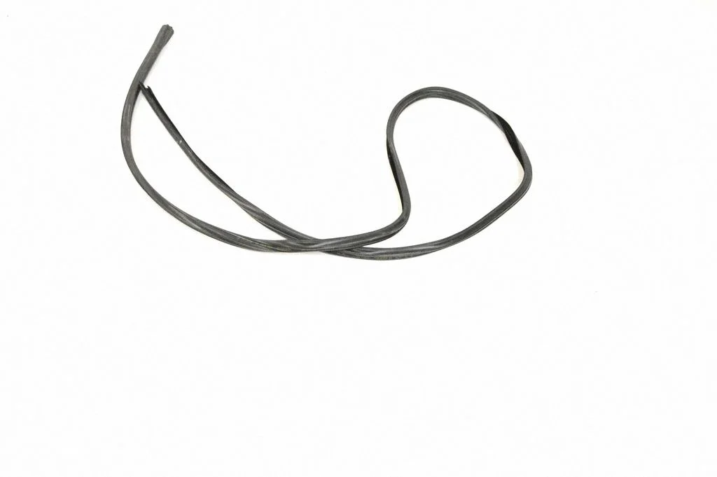 Tagaukse tihend – vasak
