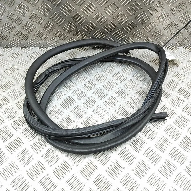 Rubber seal rear door 6233130190