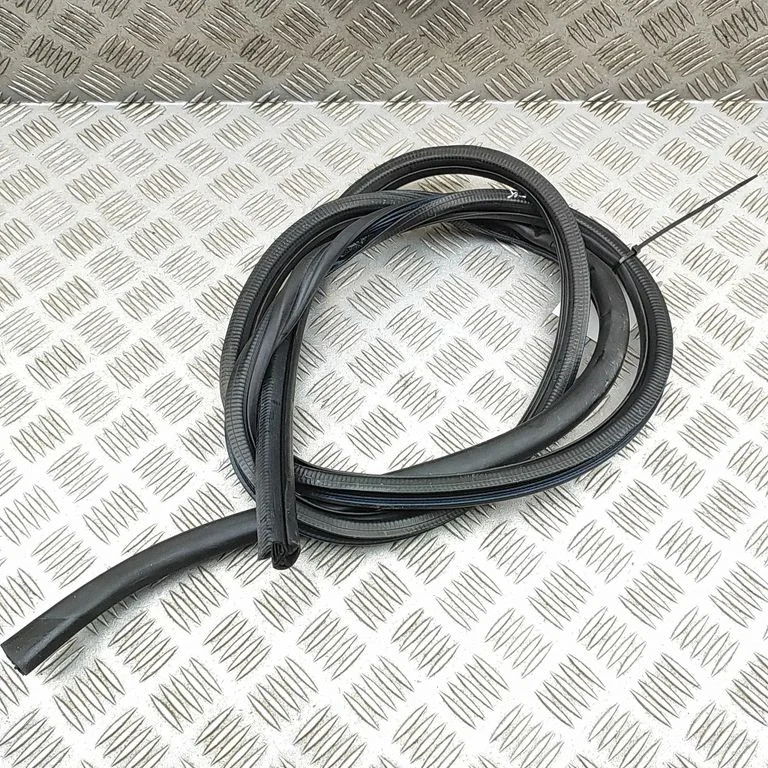 Rubber seal rear door 6233230190