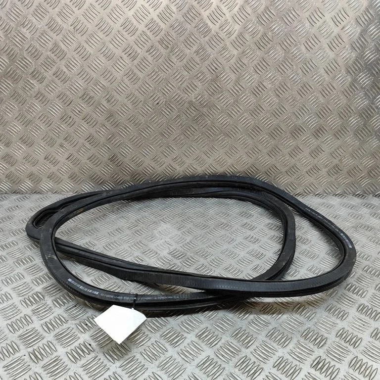 Blīvgumija (uz priekšējām durvīm) 11A867911B