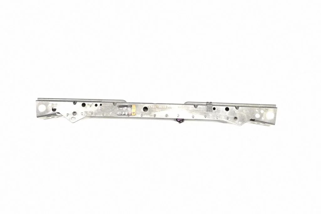 Radiatoru paneļa augšējā daļa 13354566