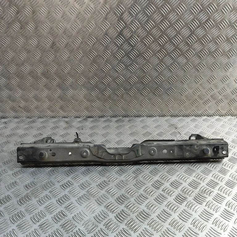Radiatoru paneļa augšējā daļa – Nissan Leaf II (ZE1) (2017-2025)