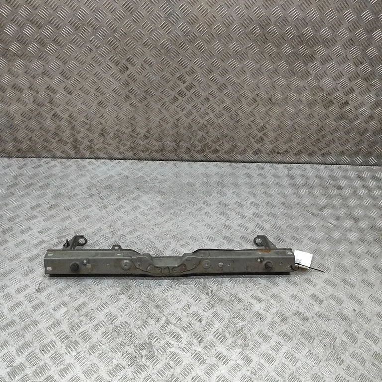 Radiatoru paneļa augšējā daļa F25113NLMH