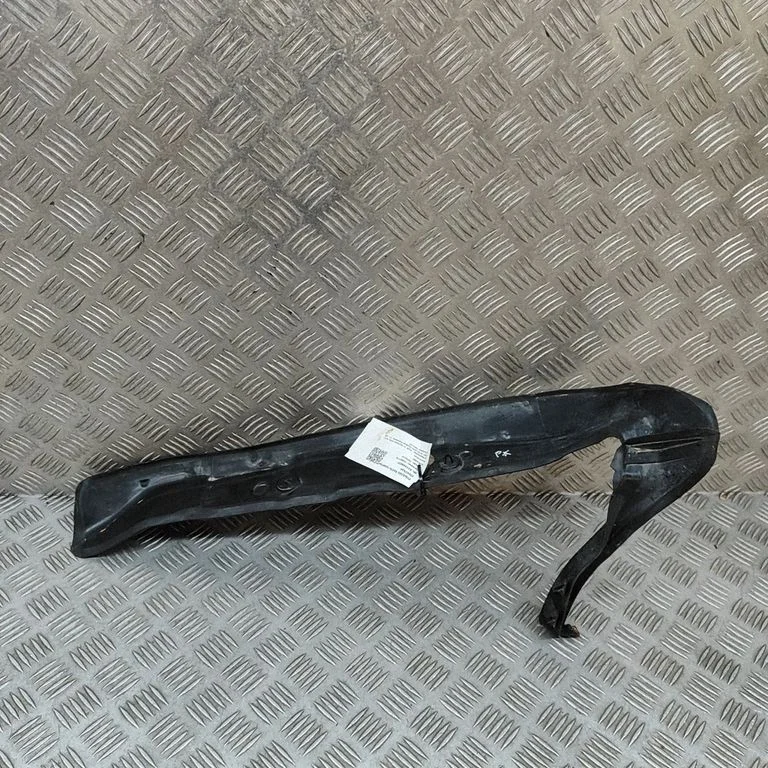 Spārna apdare (moldings) 4G8821111A