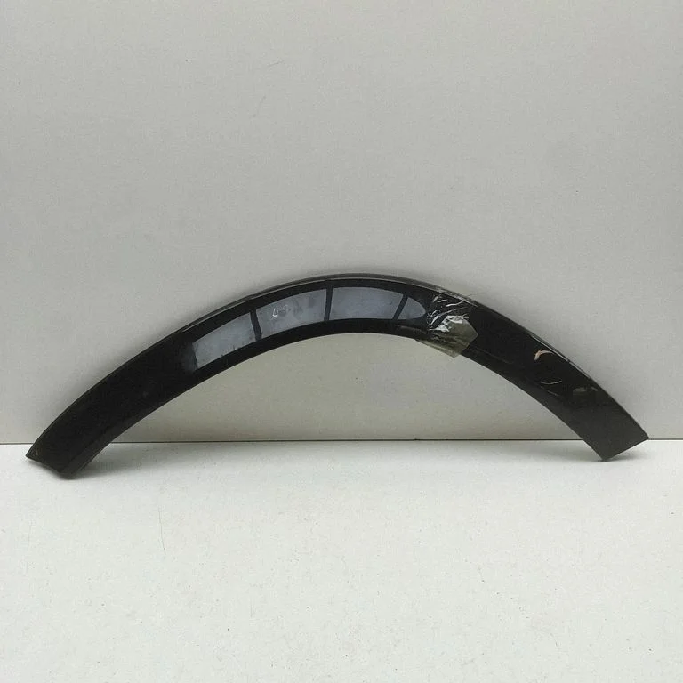 Fender trim (molding) A1678840400