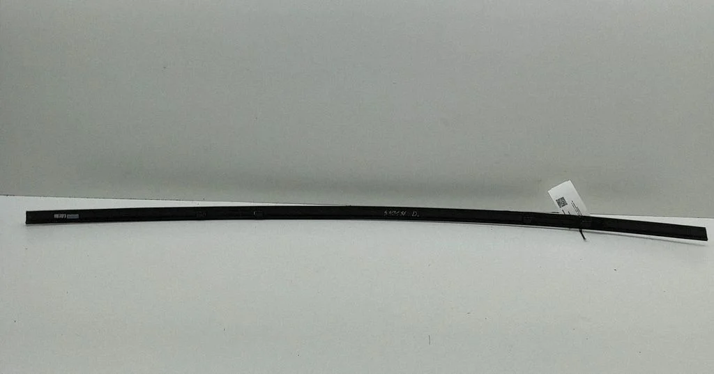 Katuse liist „molding" – Audi E-tron GT (2021-)