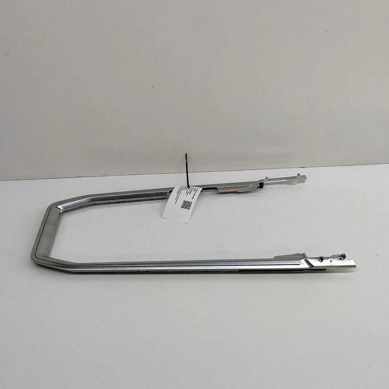 Cita centrālās konsoles (tuneļa) detaļa 4KR947209