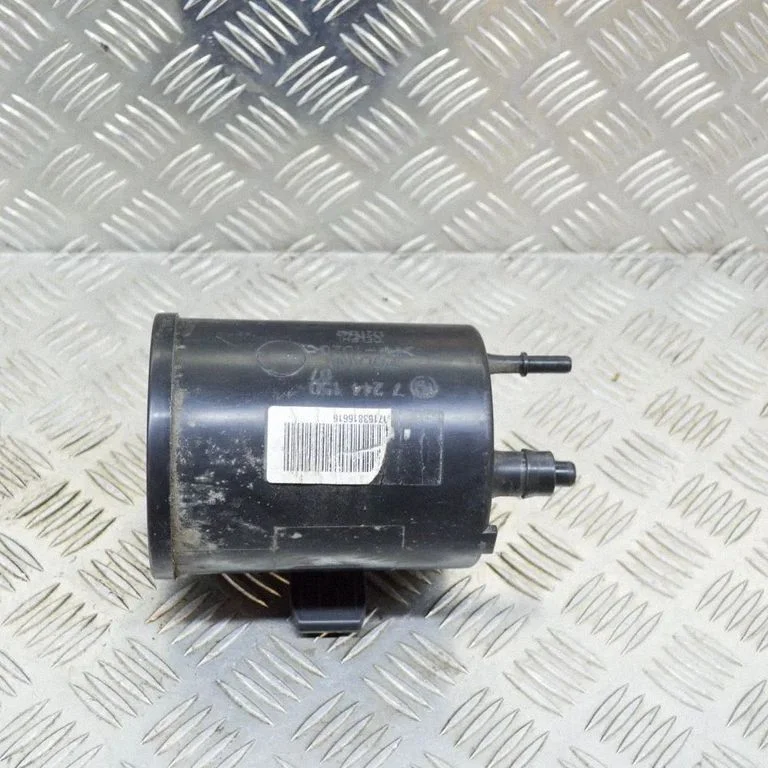 Filtr węglowy (pochłaniacz oparów paliwa) – BMW Seria 2 F22 F23 (2013-2017)