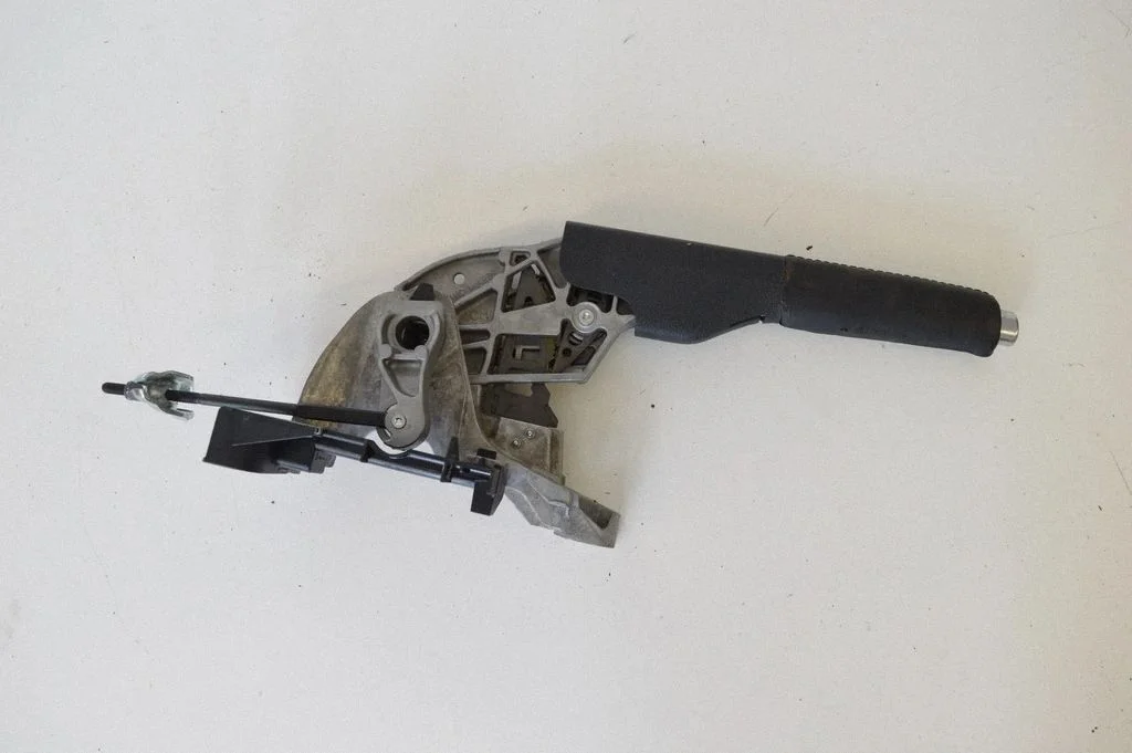 Hand brake release handle 1K0711303M