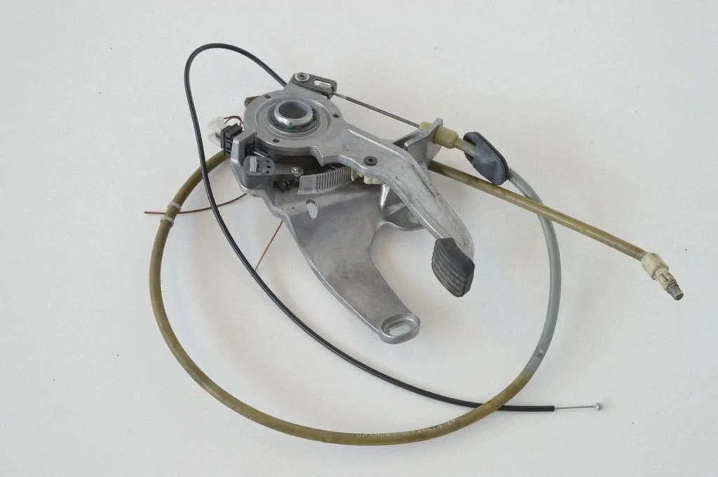 Hand brake release handle – Mercedes-Benz CLS-Class C219 (2003-2011)